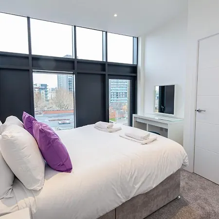 Апартаменты Luxury, Spacious Two Bedroom Duplex Penthouse In Manchester City Centre