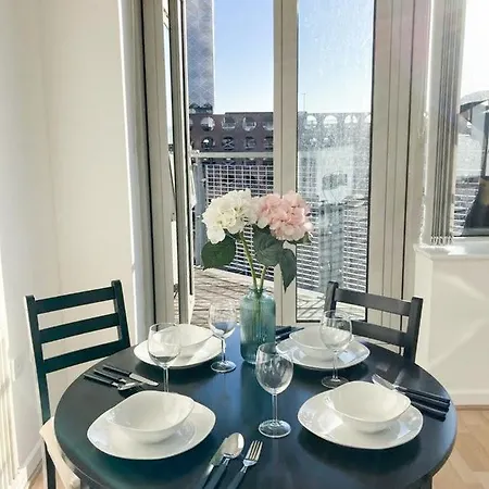 Апартаменты Stunning 2bd Flat Panoramic Views City Манчестер
