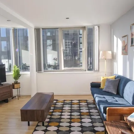 Апартаменты Stunning 2bd Flat Panoramic Views City