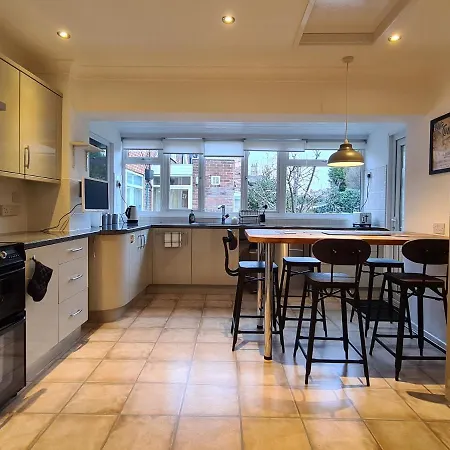 Melbourne Cottage * Manchester