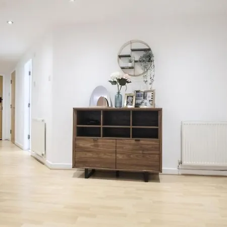 Апартаменты Stunning 2bd Flat Panoramic Views City Манчестер