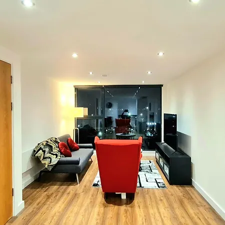 Appartement 1-bedroom Aprt In Salford- Freeparking- Sleeps3