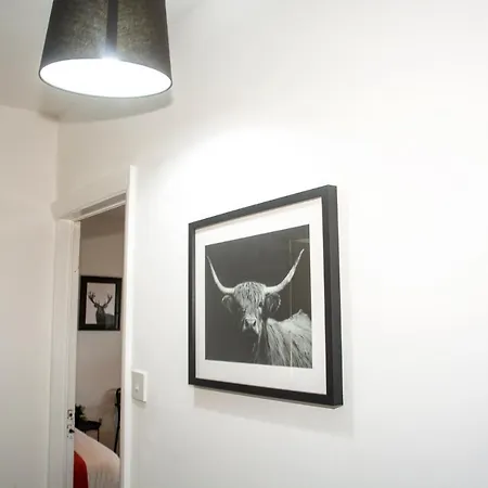 Holiday home Trafford House - Stylish 3-bed With Private Parking Manchester