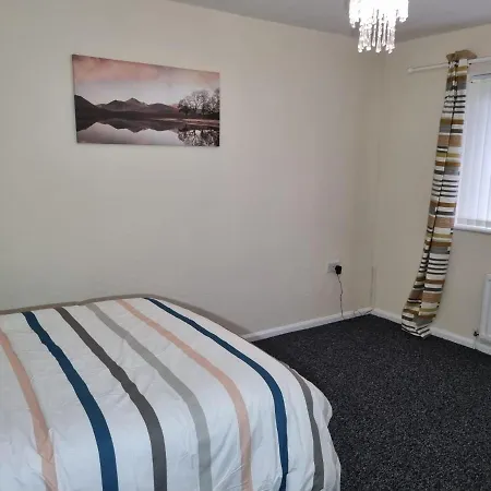 Apartment Residential Within Easy Reach Of Town *