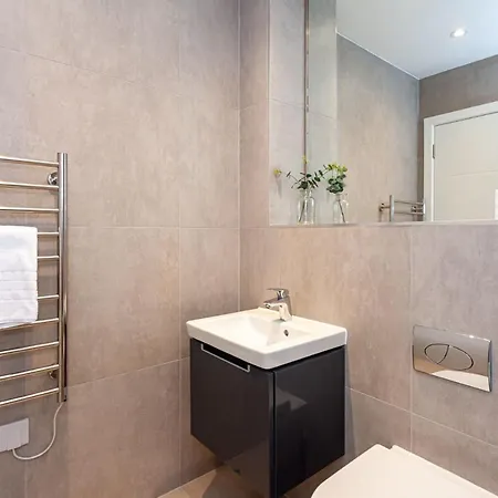 Апартаменты Brand New One Bedroom Apartment In Manchester, Sleeps 4 Манчестер
