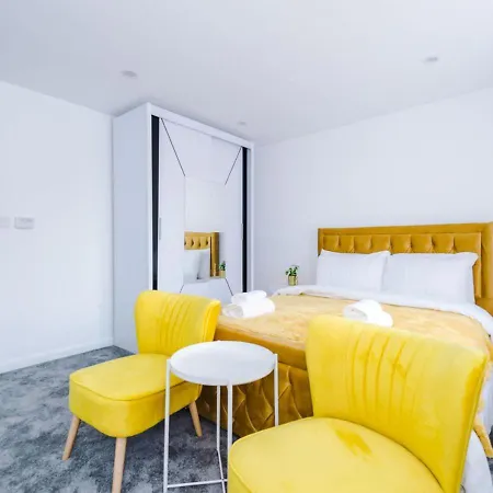 Luxury 3 Bedroom House Close To Center Apartment Manchester