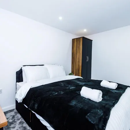 Luxury 3 Bedroom House Close To Center Apartment Manchester