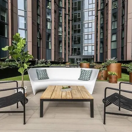 Apartment Stunning One Bedroom Media City Apt With Parking *