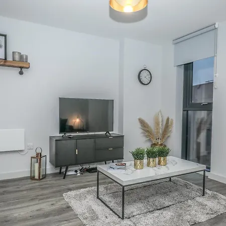 Apartment Stunning One Bedroom Media City Apt With Parking Manchester