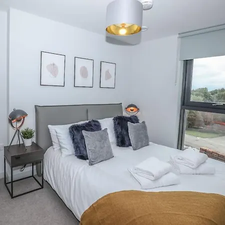 Apartment Large Luxury 3 Bed Apart Media City Free Parking