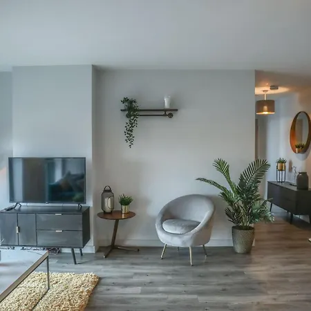 Apartment Large Luxury 3 Bed Apart Media City Free Parking *