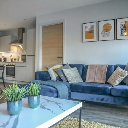 Large Luxury 3 Bed Apart Media City Free Parking *