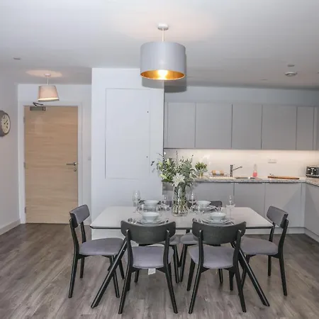 Apartment Large Luxury 3 Bed Apart Media City Free Parking