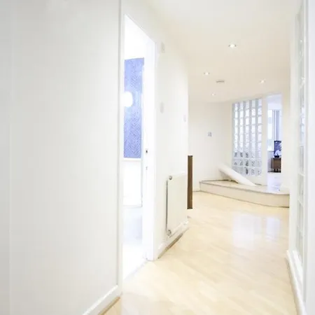 Апартаменты Stunning 2bd Flat Panoramic Views City
