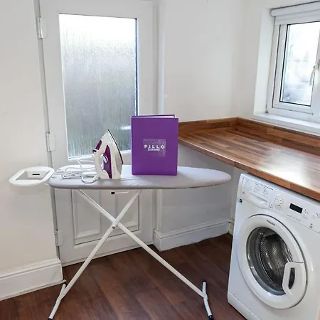 Holiday home Spacious And Cosy Entire 2 Bedroom House By Bridgewater Canal, Worsley Manchester