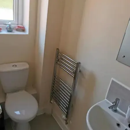 Entire 3 Bedroom House Free Parking Holiday home Manchester