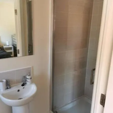 Entire 3 Bedroom House Free Parking * Manchester