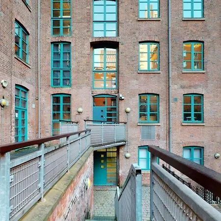Feriehus Very Well Presented And Spacious Two Bedroom In A Grade 2 Listed *