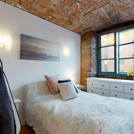 Very Well Presented And Spacious Two Bedroom In A Grade 2 Listed Feriehus