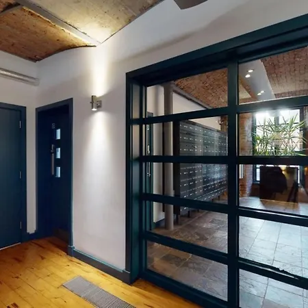 Feriehus Very Well Presented And Spacious Two Bedroom In A Grade 2 Listed
