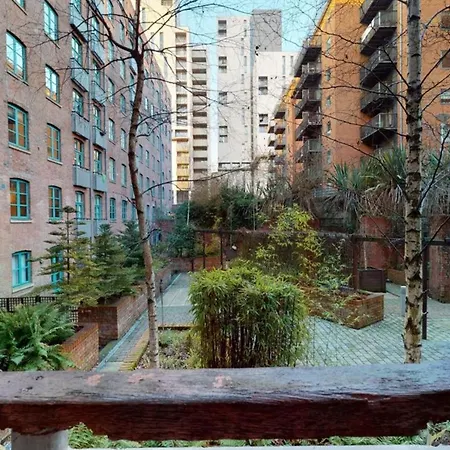 Very Well Presented And Spacious Two Bedroom In A Grade 2 Listed *