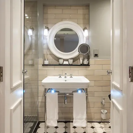 King Street Townhouse 4*