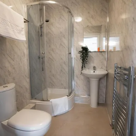 Milverton By Bevolve - Free Parking Hotel
