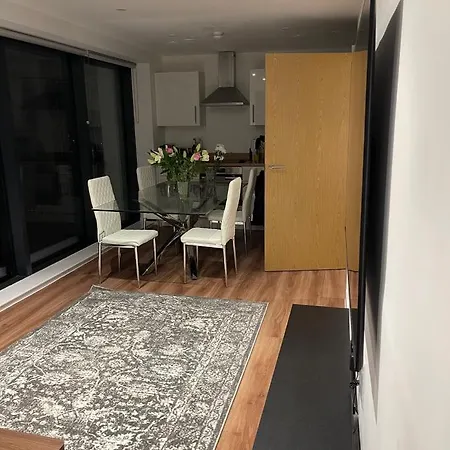Apartment Luxury With Balcony Views