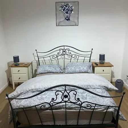 Lovely 2 Bedroom With Free Parking Manchester