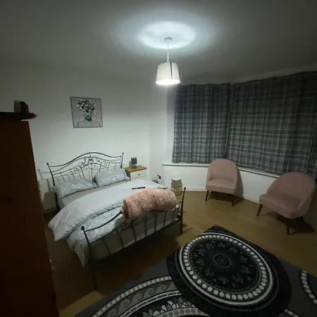 Lovely 2 Bedroom With Free Parking * Manchester