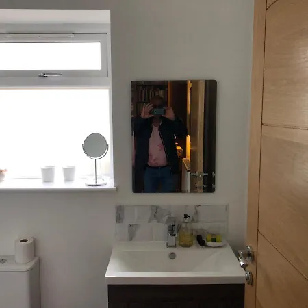 2a Westminster Apartment