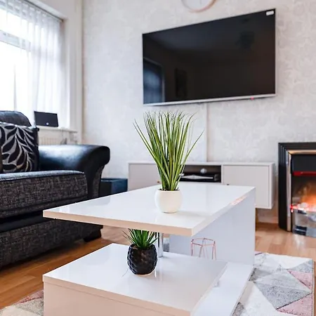 Lovely 2 Bedroom With Fireplace * Manchester