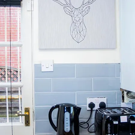 Semesterbostad Cosy 3-bed Close To Centre *