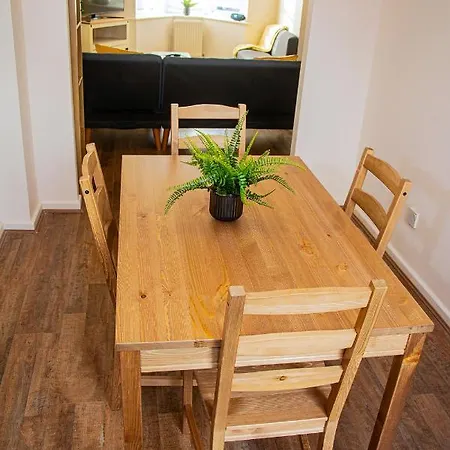 Cosy 3-bed Close To Centre *