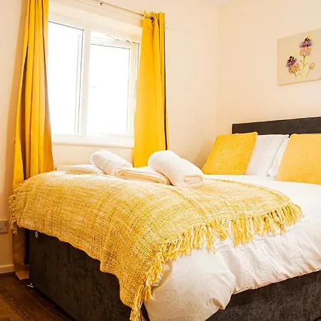 Cosy 3-bed Close To Centre