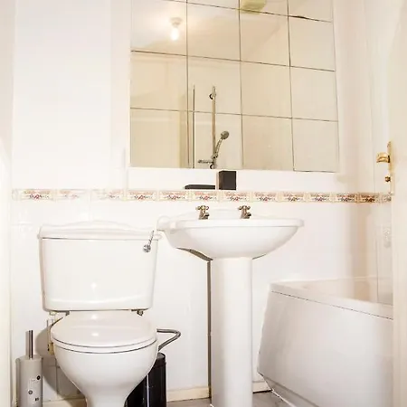 Semesterbostad Cosy 3-bed Close To Centre Manchester