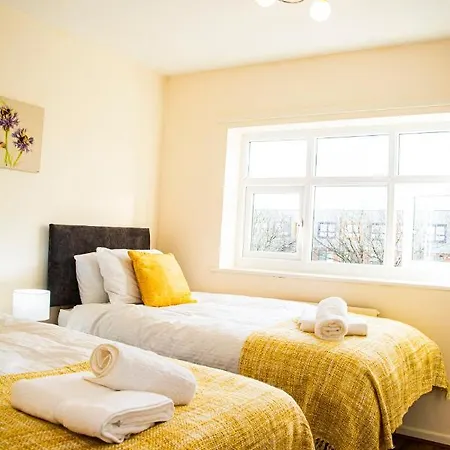 Cosy 3-bed Close To Centre Hébergement de vacances