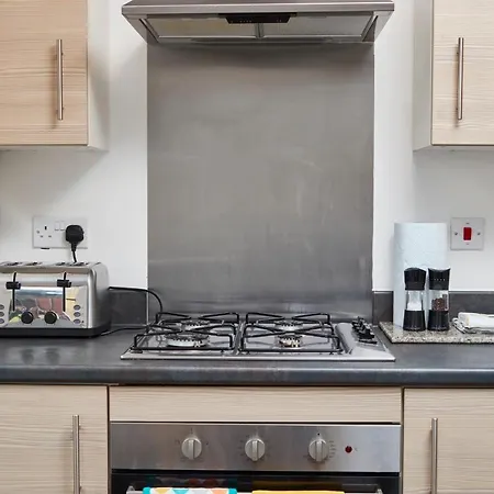Charming 2 Bedroom In 아파트