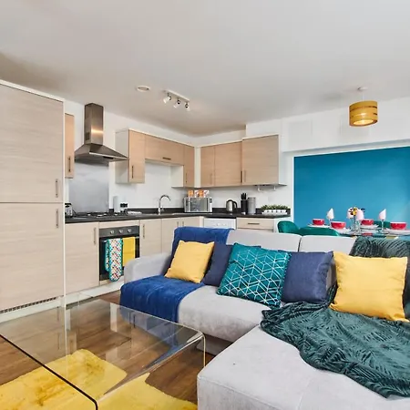 Charming 2 Bedroom In *