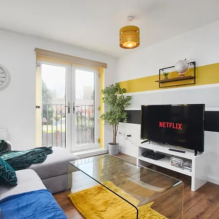 Charming 2 Bedroom In *