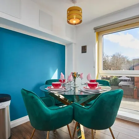 Apartment Charming 2 Bedroom In