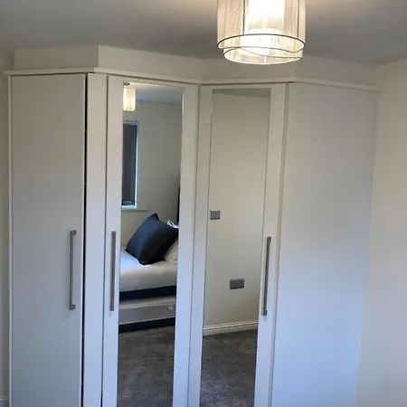 Cosy Private Room Near City Centre - Free Parking Pansiyon *