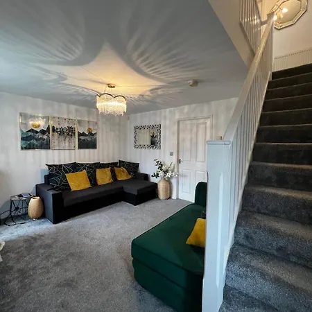 Cosy Private Room Near City Centre - Free Parking