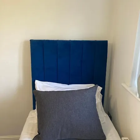Cosy Private Room Near City Centre - Free Parking Pansiyon Manchester