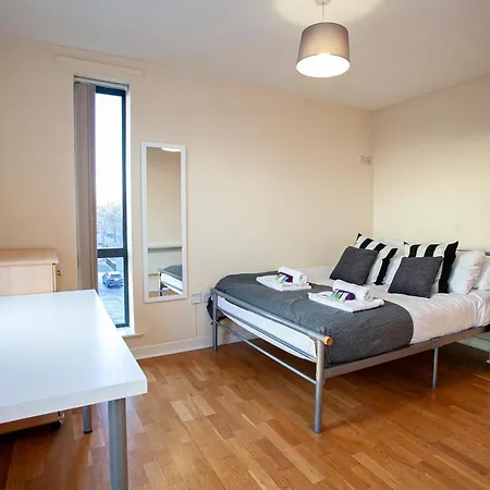 Apartmán Spacious 3 Bedroom Near City Centre With All Amenities