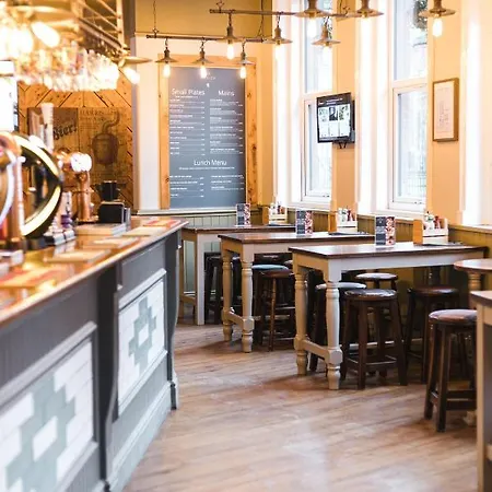 Black Lion Bed & Breakfast Manchester