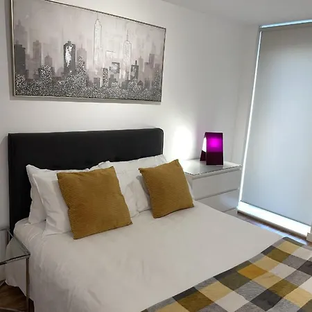 Media Stays - Luxury *