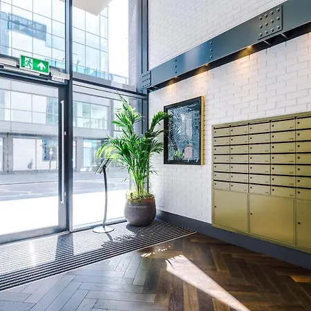 Hilltop Serviced - Piccadilly Apartment Manchester