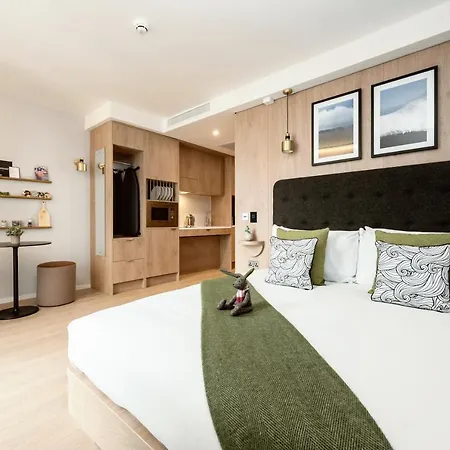 Wilde Centre 4*
