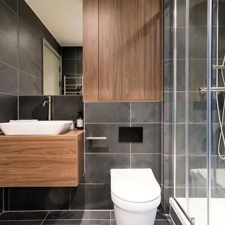 Professional 2 Bed City Centre Luxury Apartment *